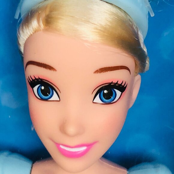New in Box-Hasbro Disney Princess Cinderella Doll 11" - Picture 7 of 13